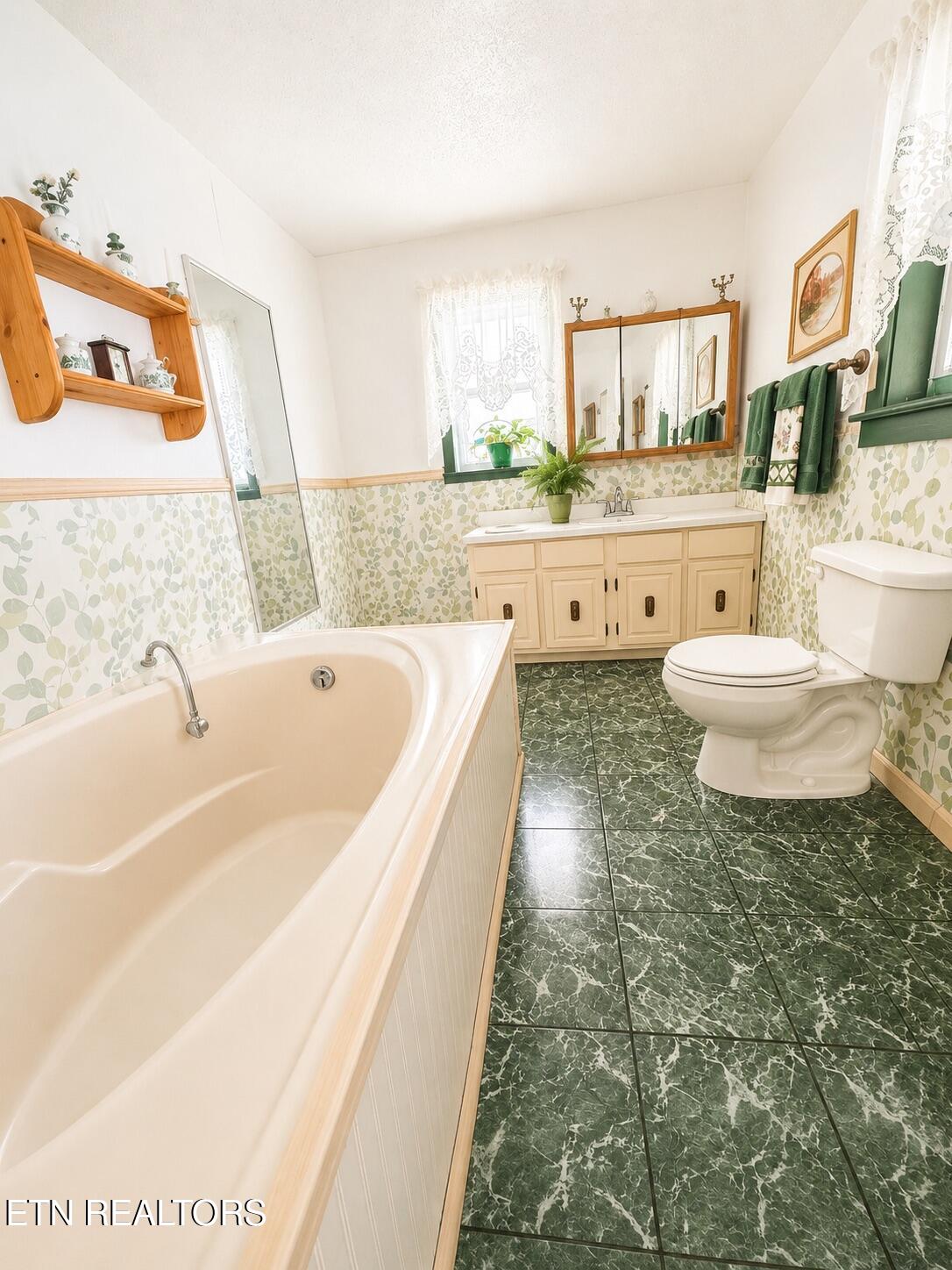 165 Robin Hood Lane Rutledge, TN 37861 - Photo 28 of 42 Cozy vintage bathroom with green accents