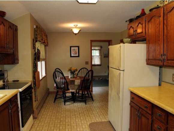 1475 Hidden Valley Road Shaftsbury, VT 05262 - Photo 4 of 13 Gallery Image 4