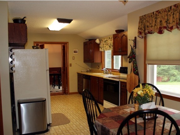 1475 Hidden Valley Road Shaftsbury, VT 05262 - Photo 5 of 13 Gallery Image 5