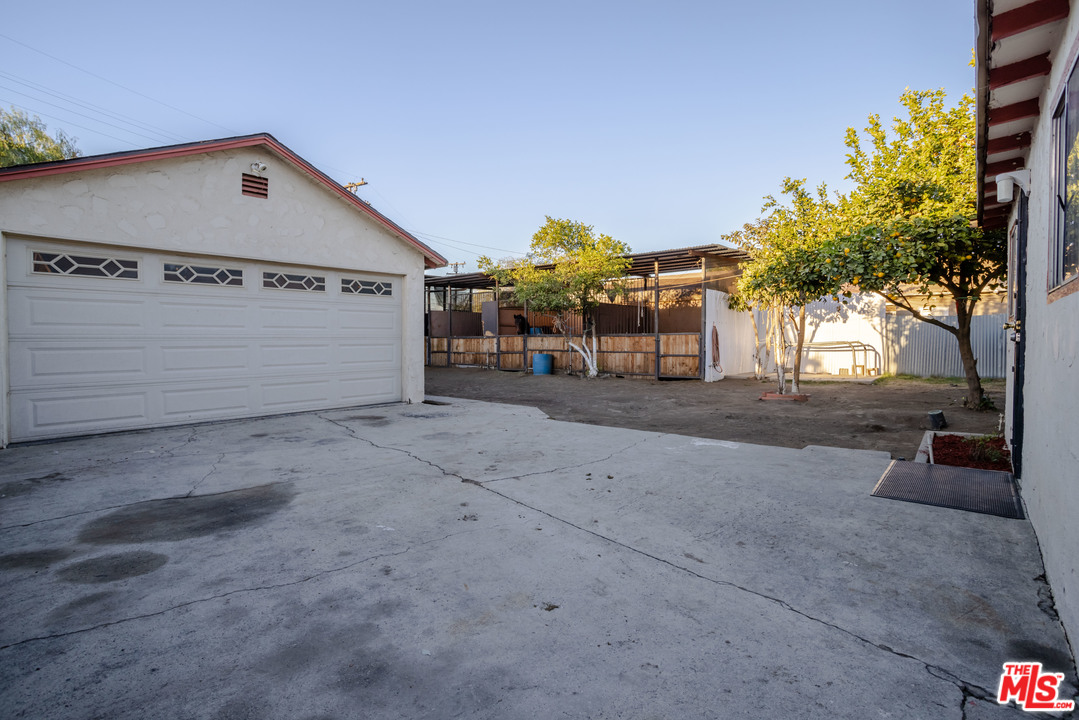 2329 Kaydel Road Whittier, CA 90601 - Photo 4 of 26 Gallery Image 4