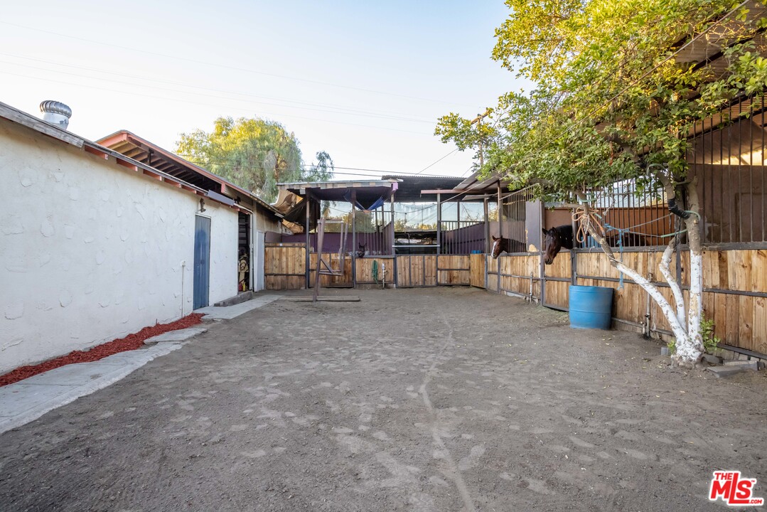 2329 Kaydel Road Whittier, CA 90601 - Photo 5 of 26 Gallery Image 5