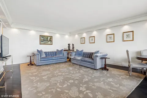 $899,000 | 1040 North Lake Shore Drive, Unit 26B, Chicago, IL 60611