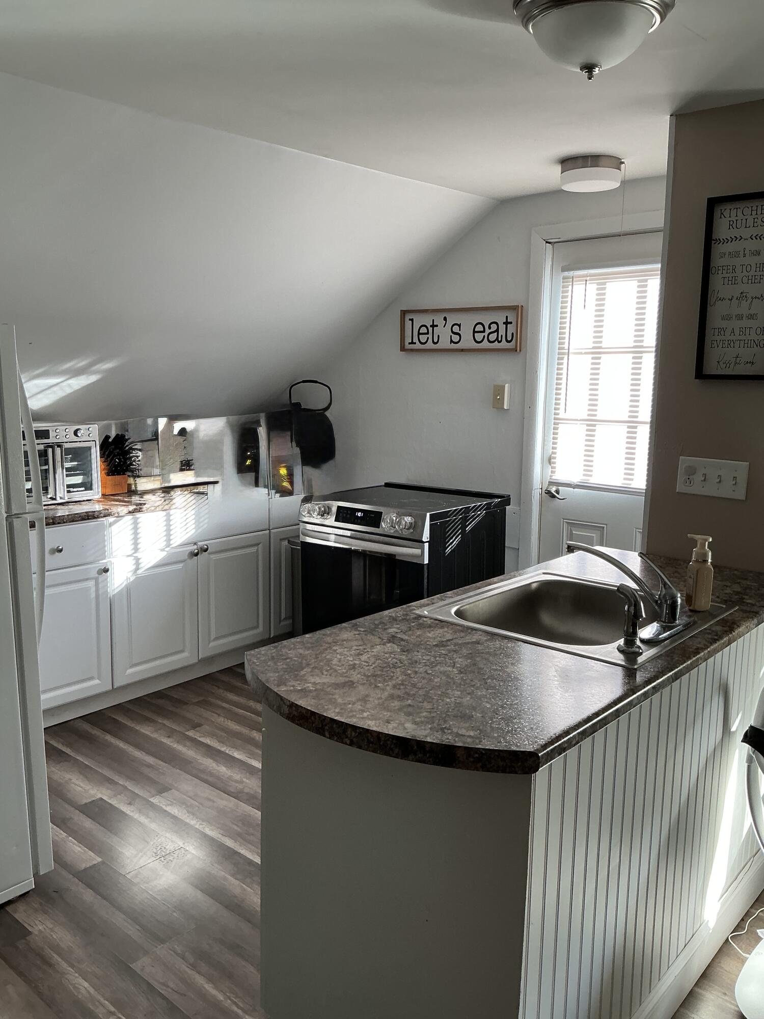 348 Main Street Corinth, ME 04427 - Photo 4 of 30 IMG_2508