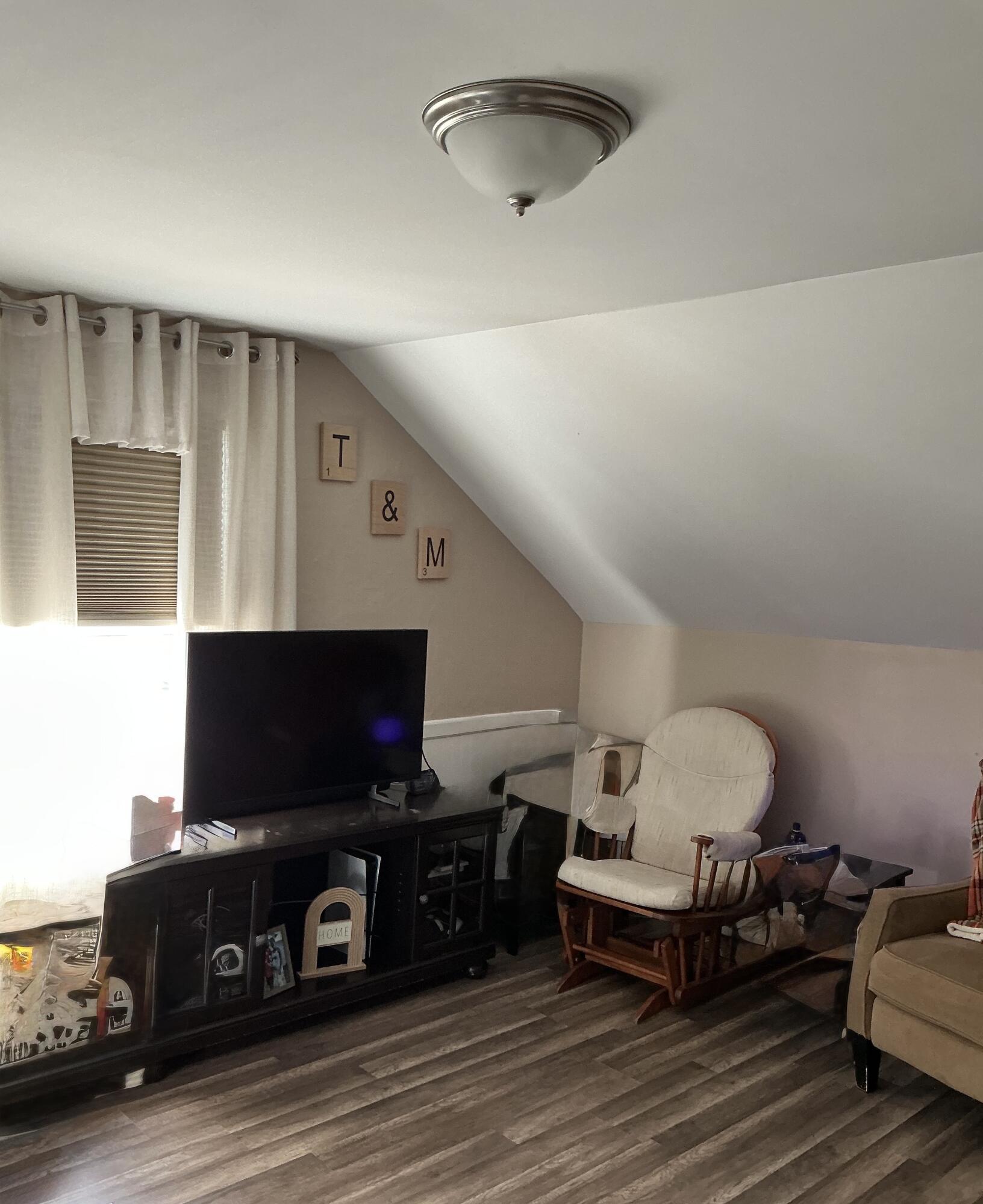 348 Main Street Corinth, ME 04427 - Photo 8 of 30 IMG_2506