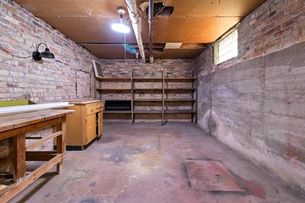 $205,000 | 516 New York Avenue, Manitowoc, WI 54220