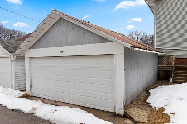 $205,000 | 516 New York Avenue, Manitowoc, WI 54220