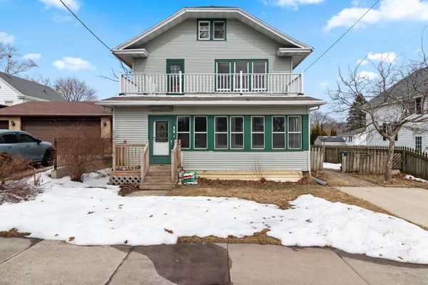 $205,000 | 516 New York Avenue, Manitowoc, WI 54220