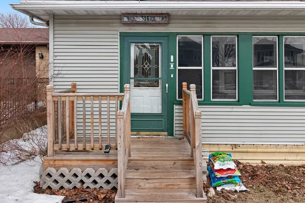 $205,000 | 516 New York Avenue, Manitowoc, WI 54220