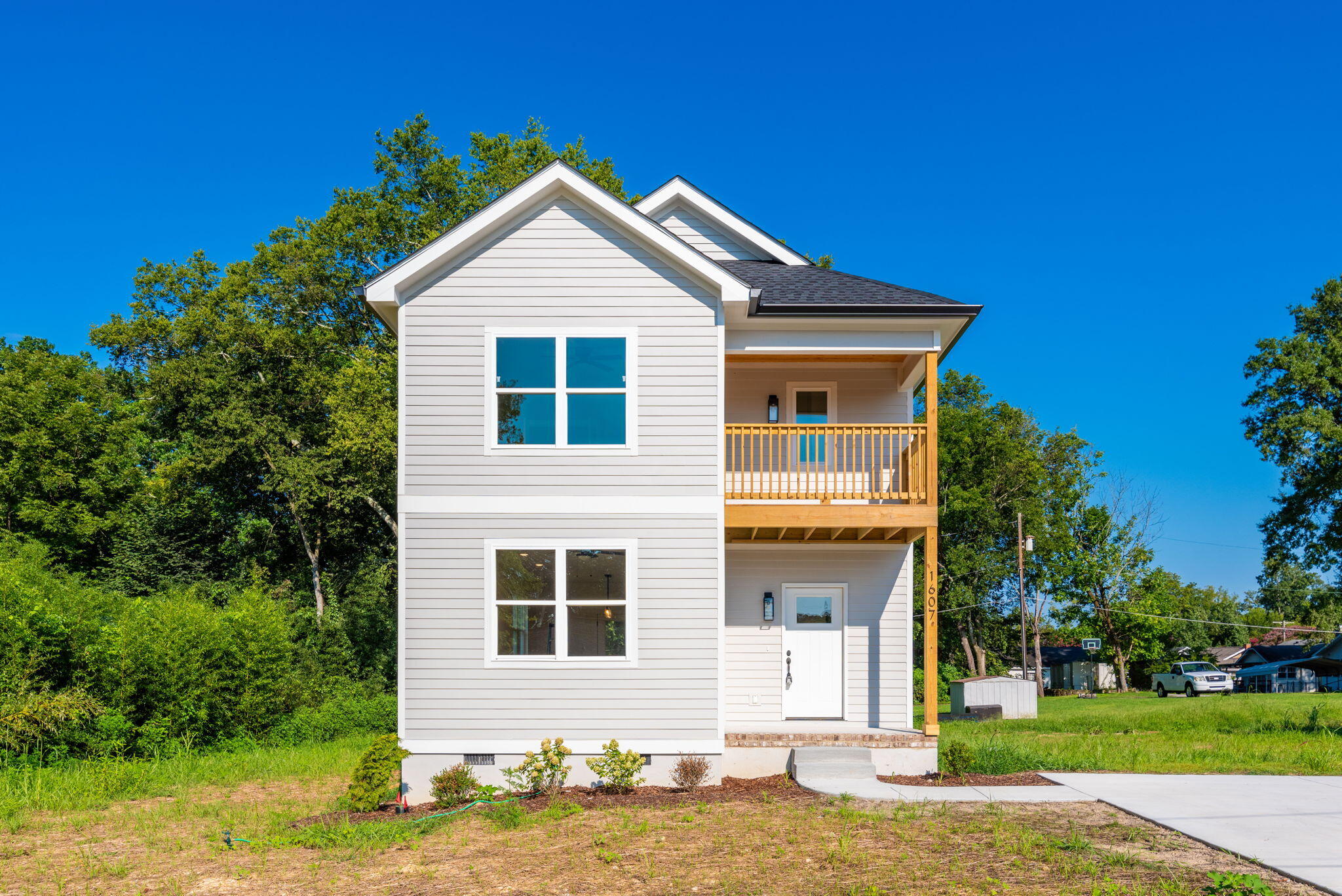 1607 Barry Road Chattanooga, TN 37412 - Photo 1 of 39 1-web-or-mls-DSC_2348