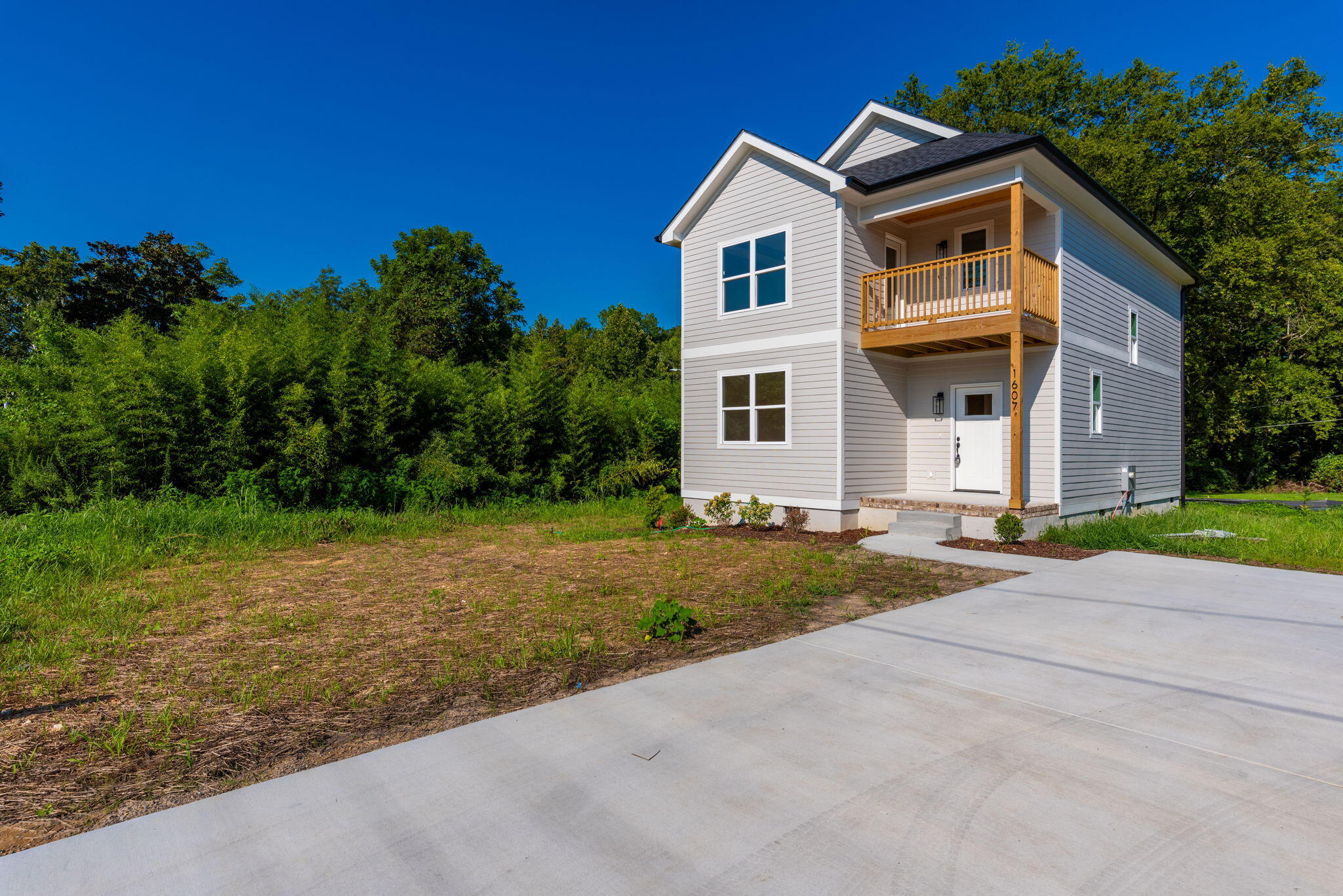 1607 Barry Road Chattanooga, TN 37412 - Photo 4 of 39 31-web-or-mls-DSC_2346