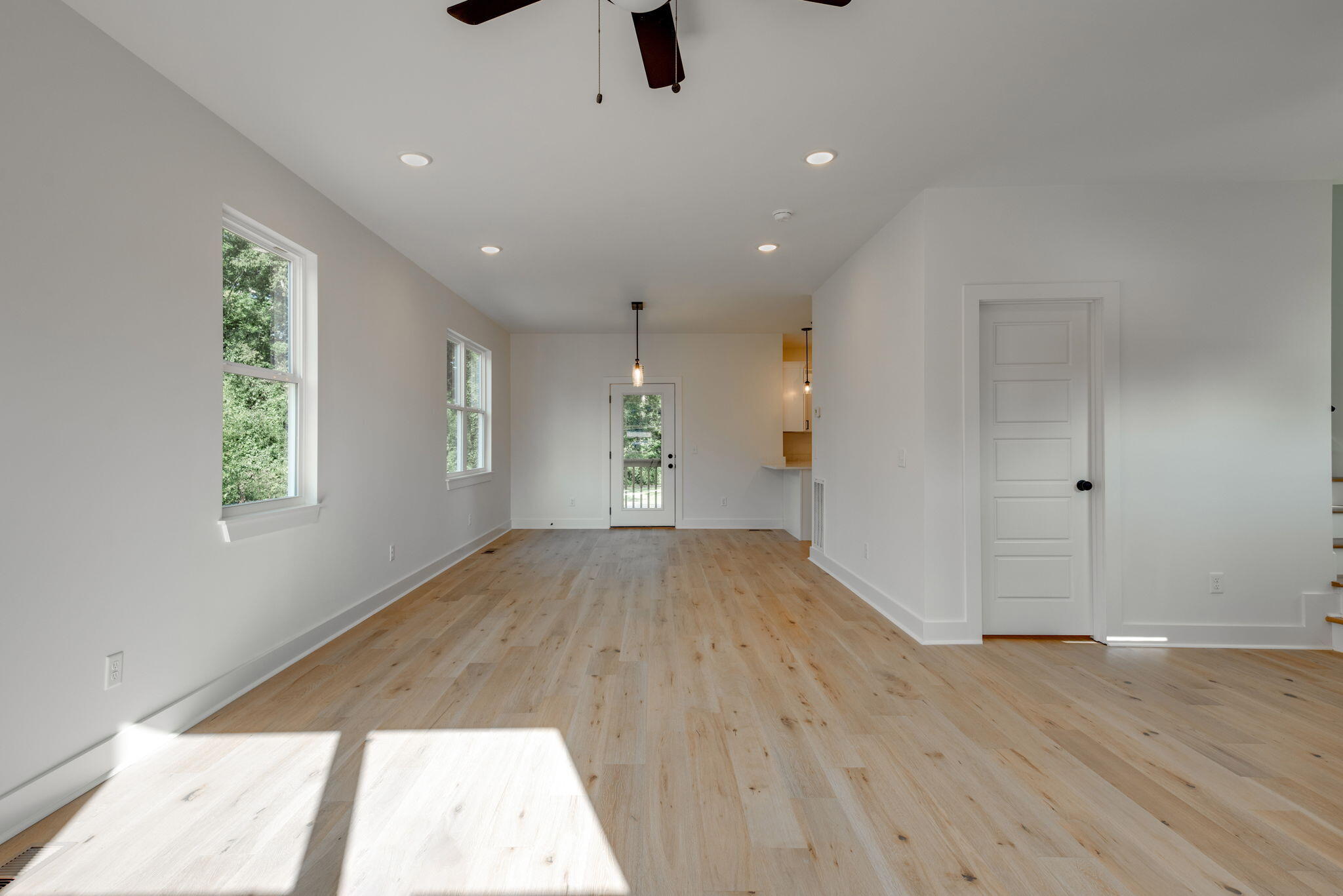 1607 Barry Road Chattanooga, TN 37412 - Photo 8 of 39 20-web-or-mls-DSC_2309