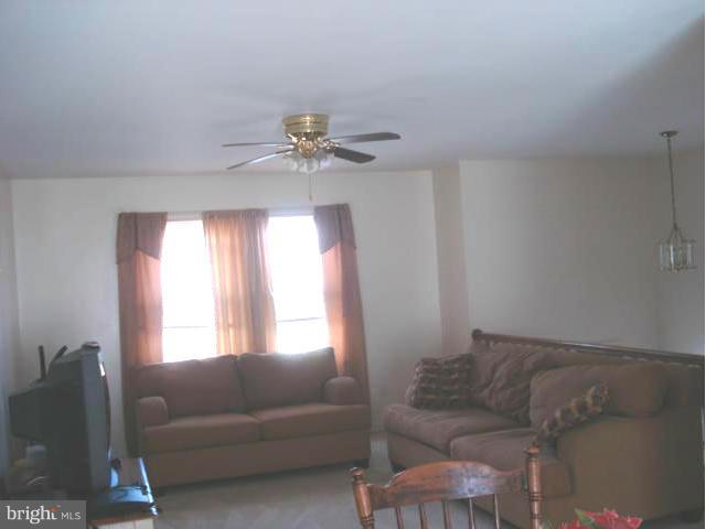 1306 Westburn Road Catonsville, MD 21228 - Photo 2 of 27 Living Room