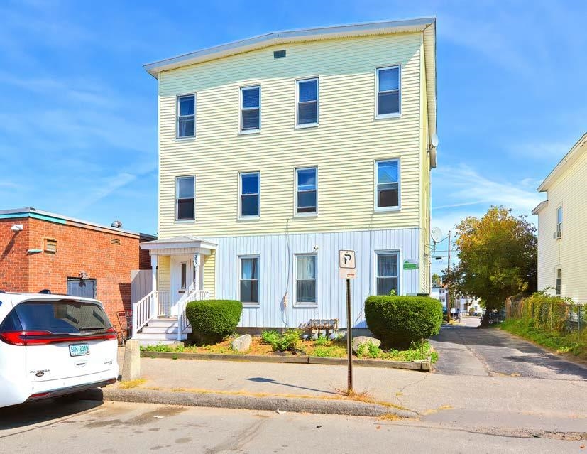 393 Dubuque Street Manchester, NH 03102 - Photo 2 of 14 Gallery Image 2