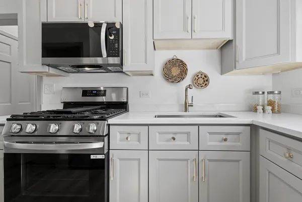 $499,000 | 600 South 8th Avenue, La Grange, IL 60525