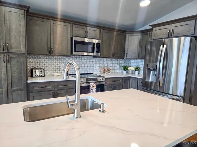 $399,900 | 6060 Muskrat Bay Road, Cicero, NY 13029