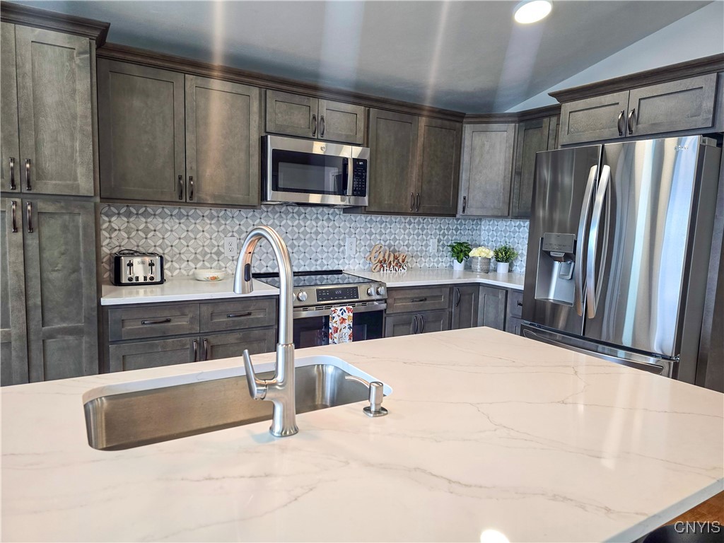 6060 Muskrat Bay Road Brewerton, NY 13029 - Photo 14 of 38