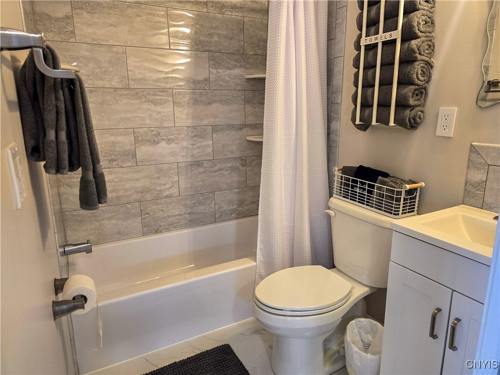 6060 Muskrat Bay Road Brewerton, NY 13029 - Photo 18 of 38