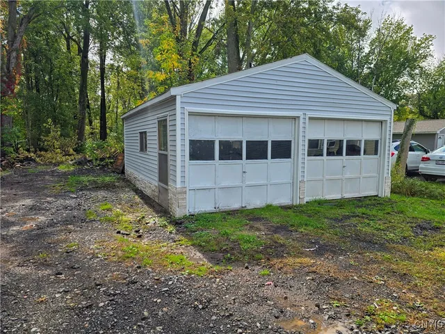 $399,900 | 6060 Muskrat Bay Road, Cicero, NY 13029