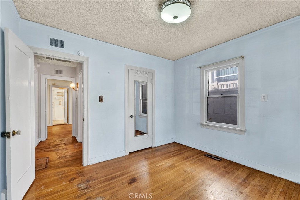 637 East Fairmount Road Burbank, CA 91501 - Photo 12 of 25 wooden floor in an empty room