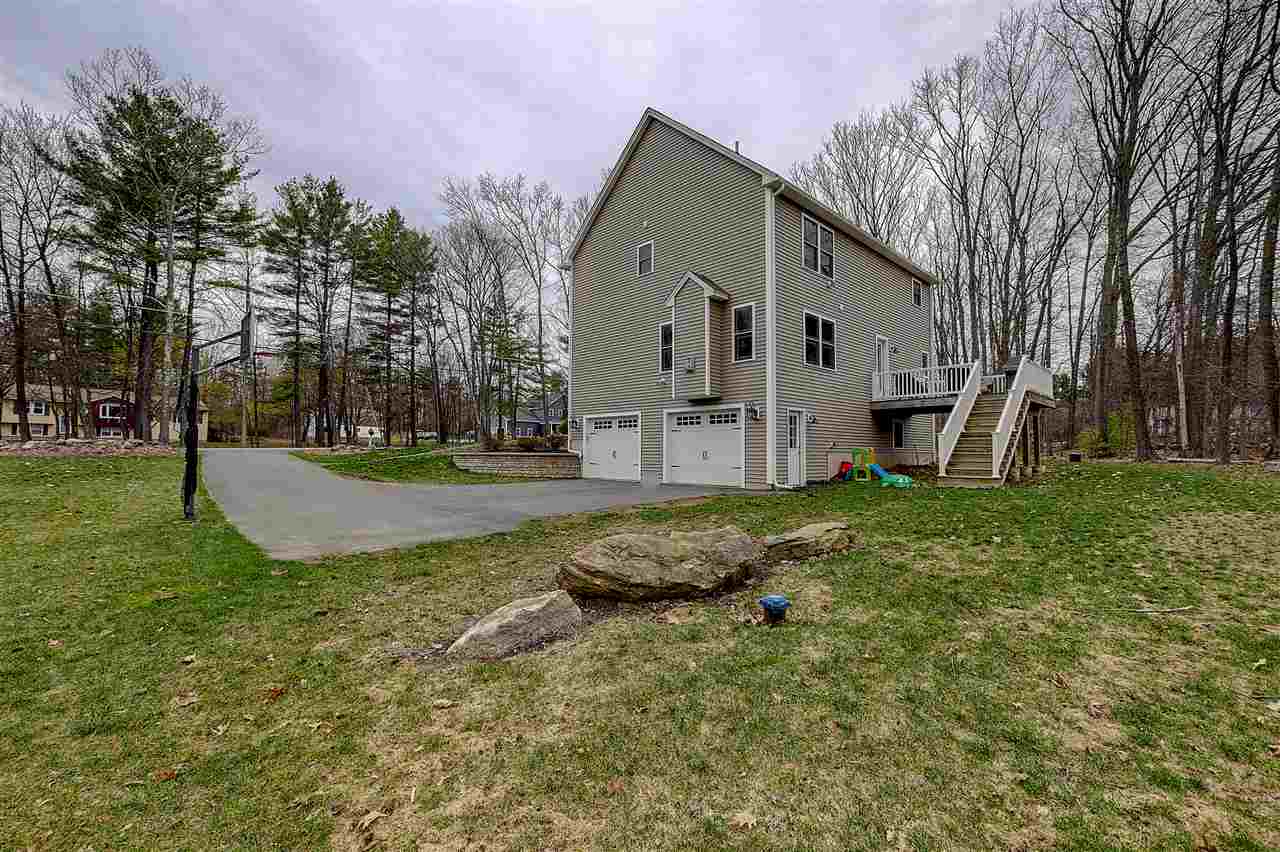 26 Frost Road Derry, NH 03038 - Photo 2 of 23
