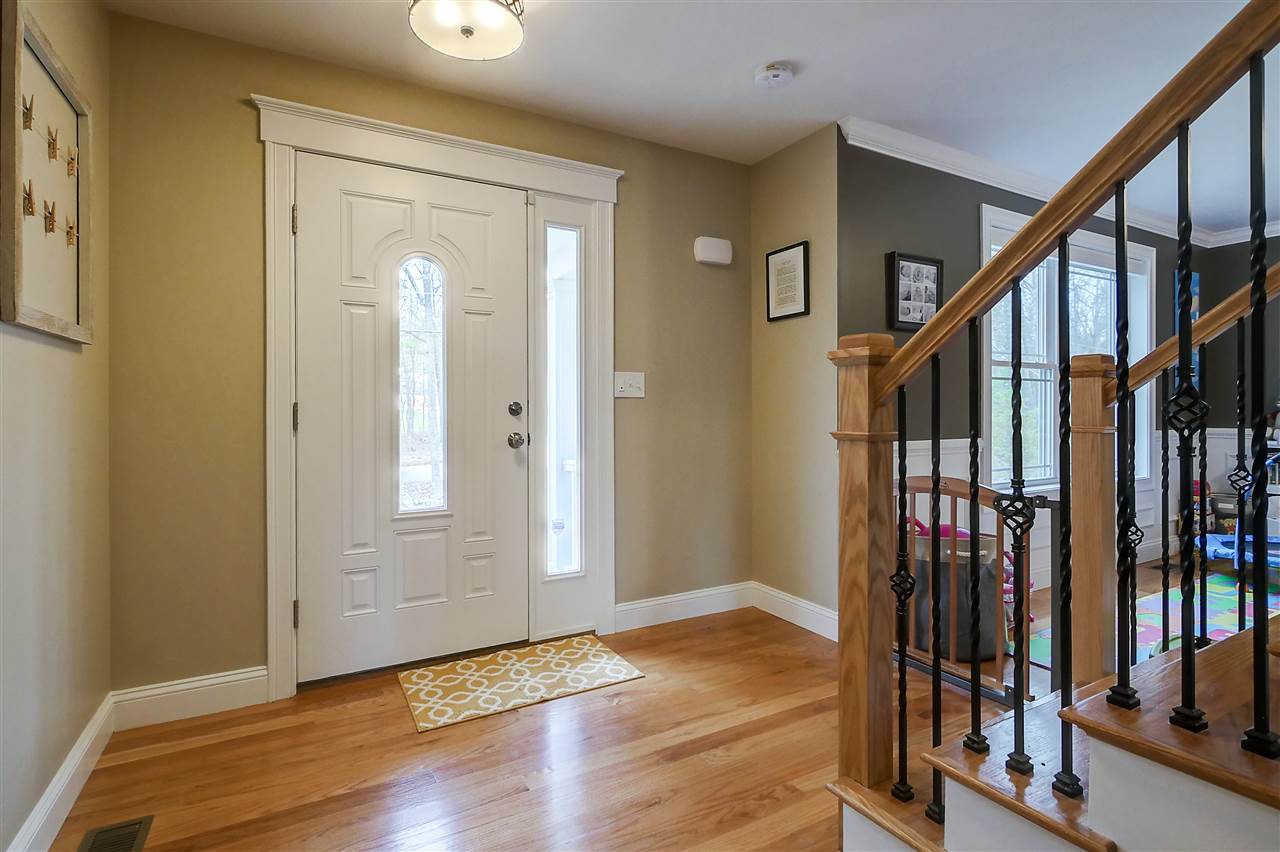 26 Frost Road Derry, NH 03038 - Photo 3 of 23