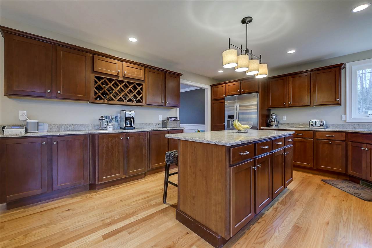 26 Frost Road Derry, NH 03038 - Photo 6 of 23