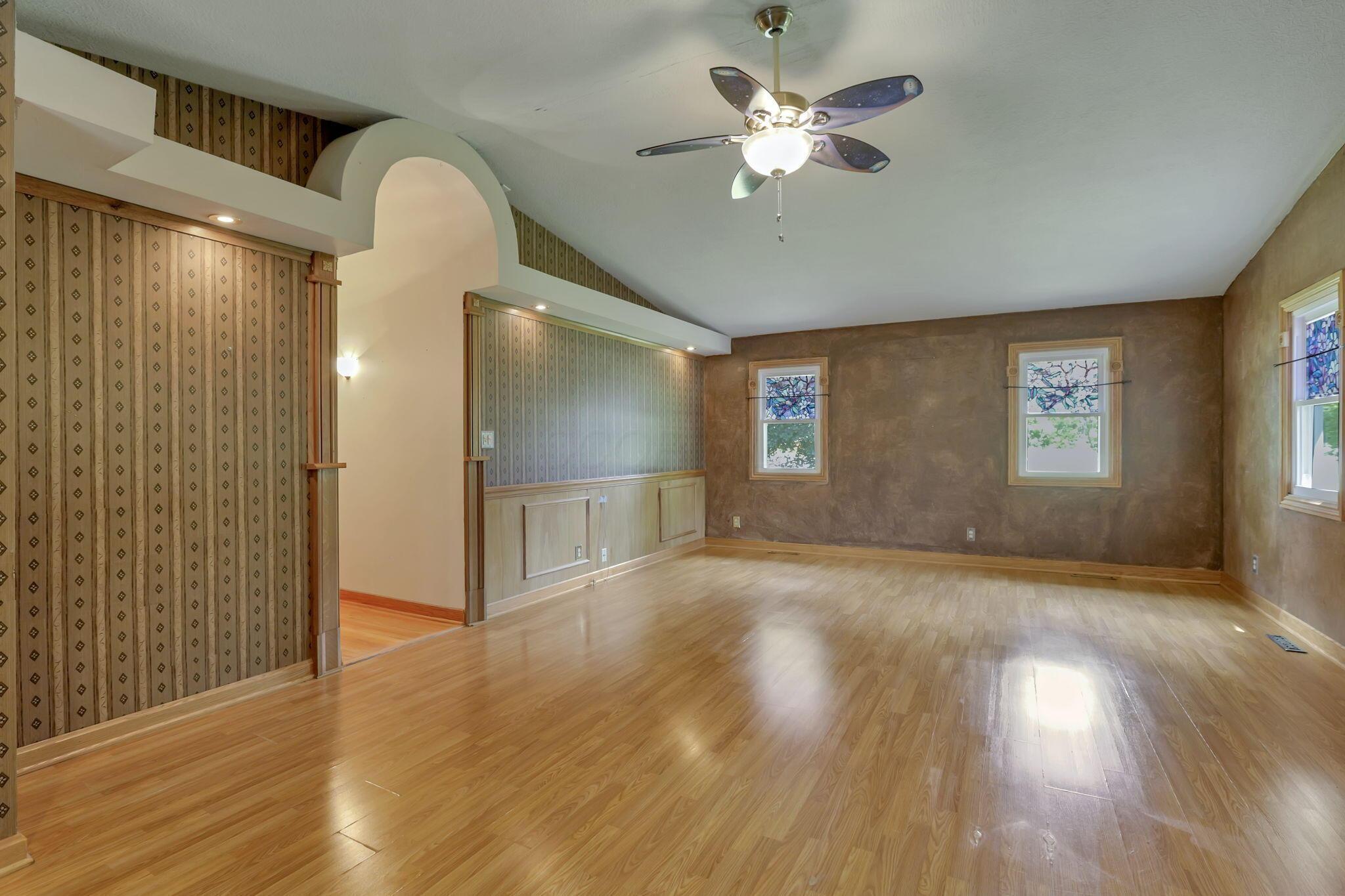 4655 Hayes Road Groveport, OH 43125 - Photo 19 of 85 Vaulted ceilings and fan.