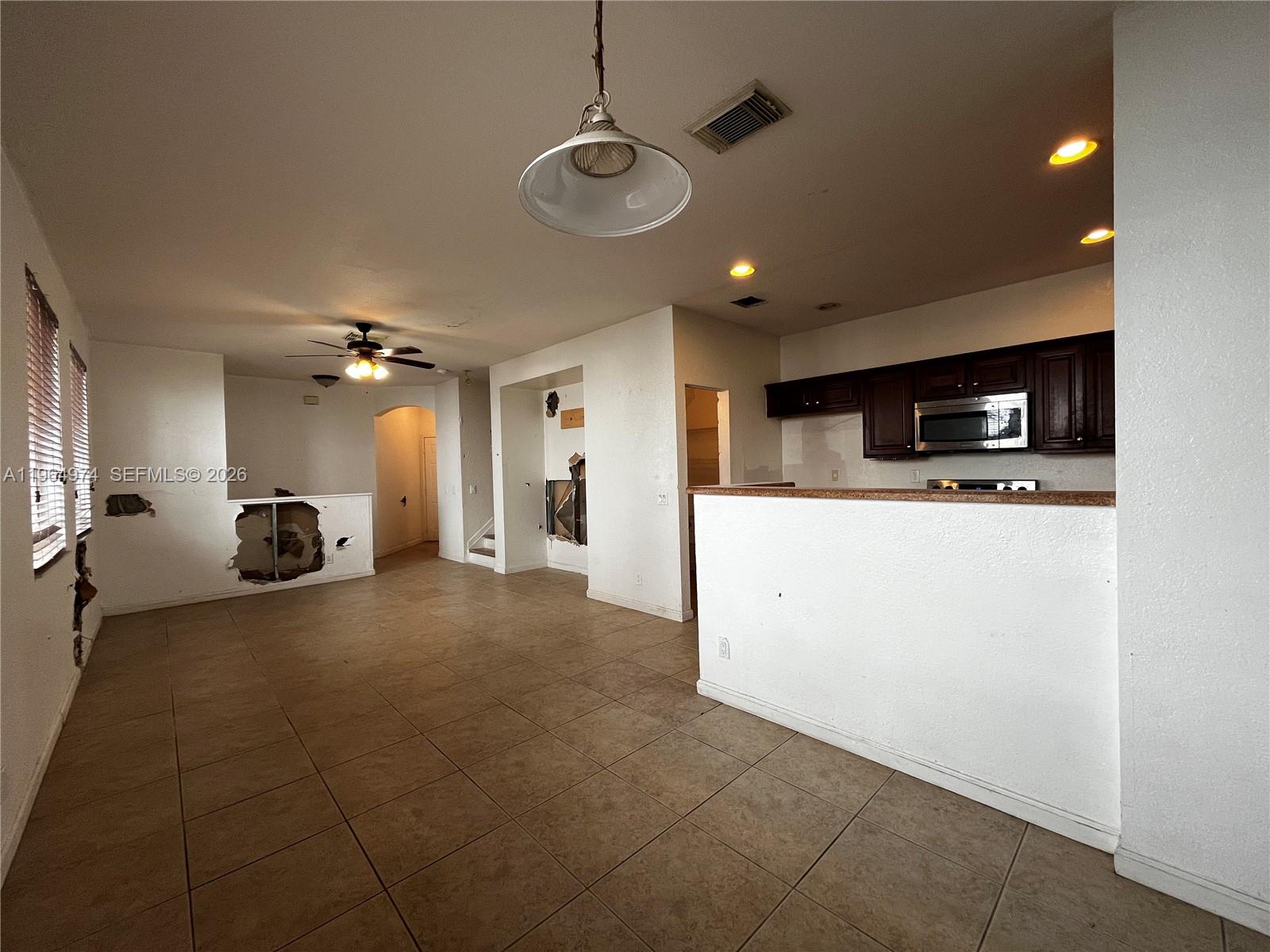 3021 Laurel Ridge Circle Riviera Beach, FL 33404 - Photo 14 of 34 Gallery Image 14