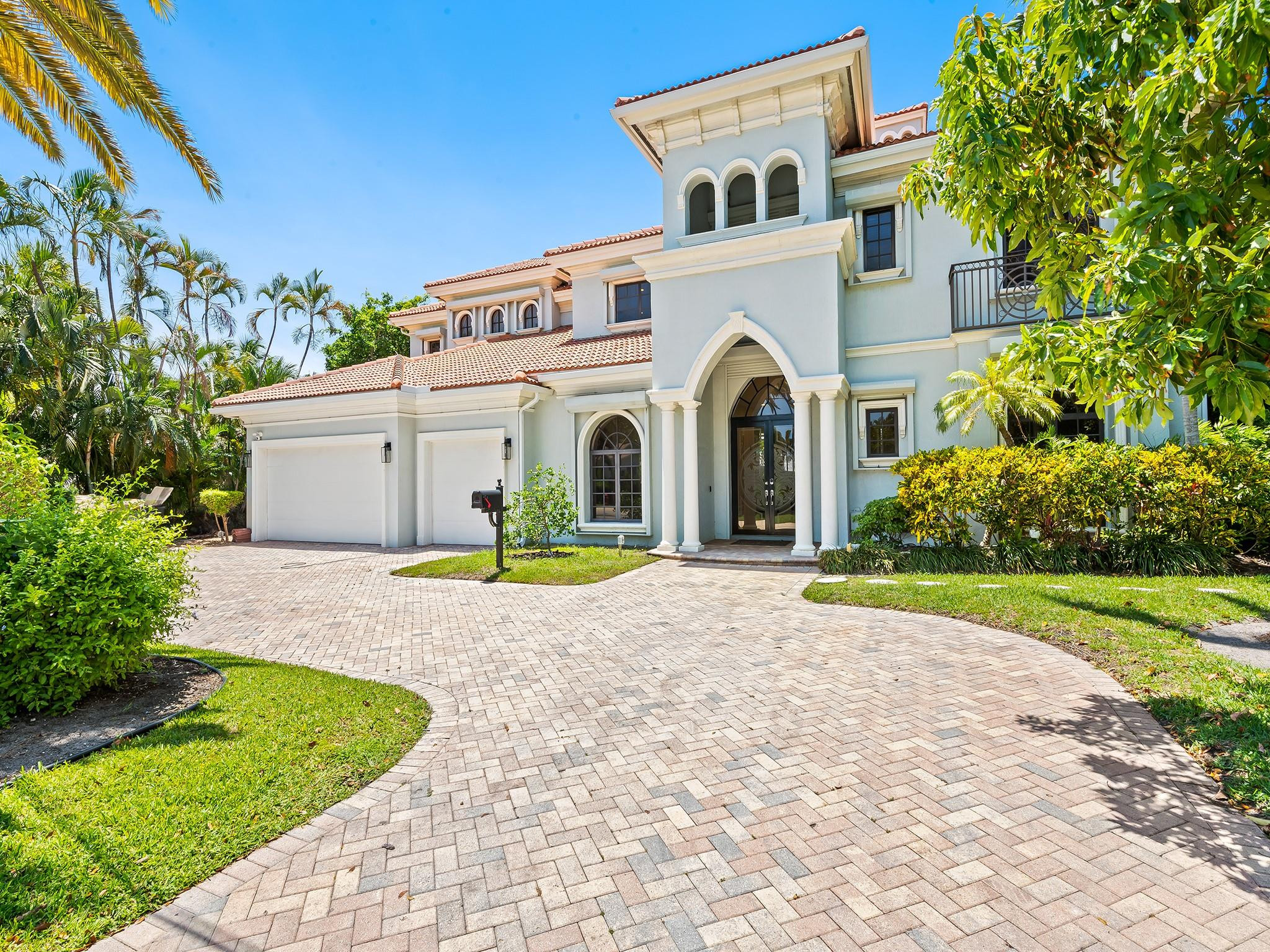 2817 Northeast 26th Avenue Lighthouse Point, FL 33064 - Photo 3 of 51 Photo 3