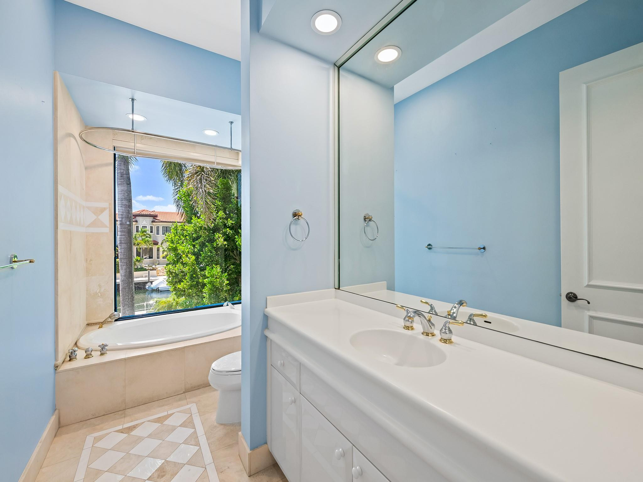 2817 Northeast 26th Avenue Lighthouse Point, FL 33064 - Photo 37 of 51 Photo 37