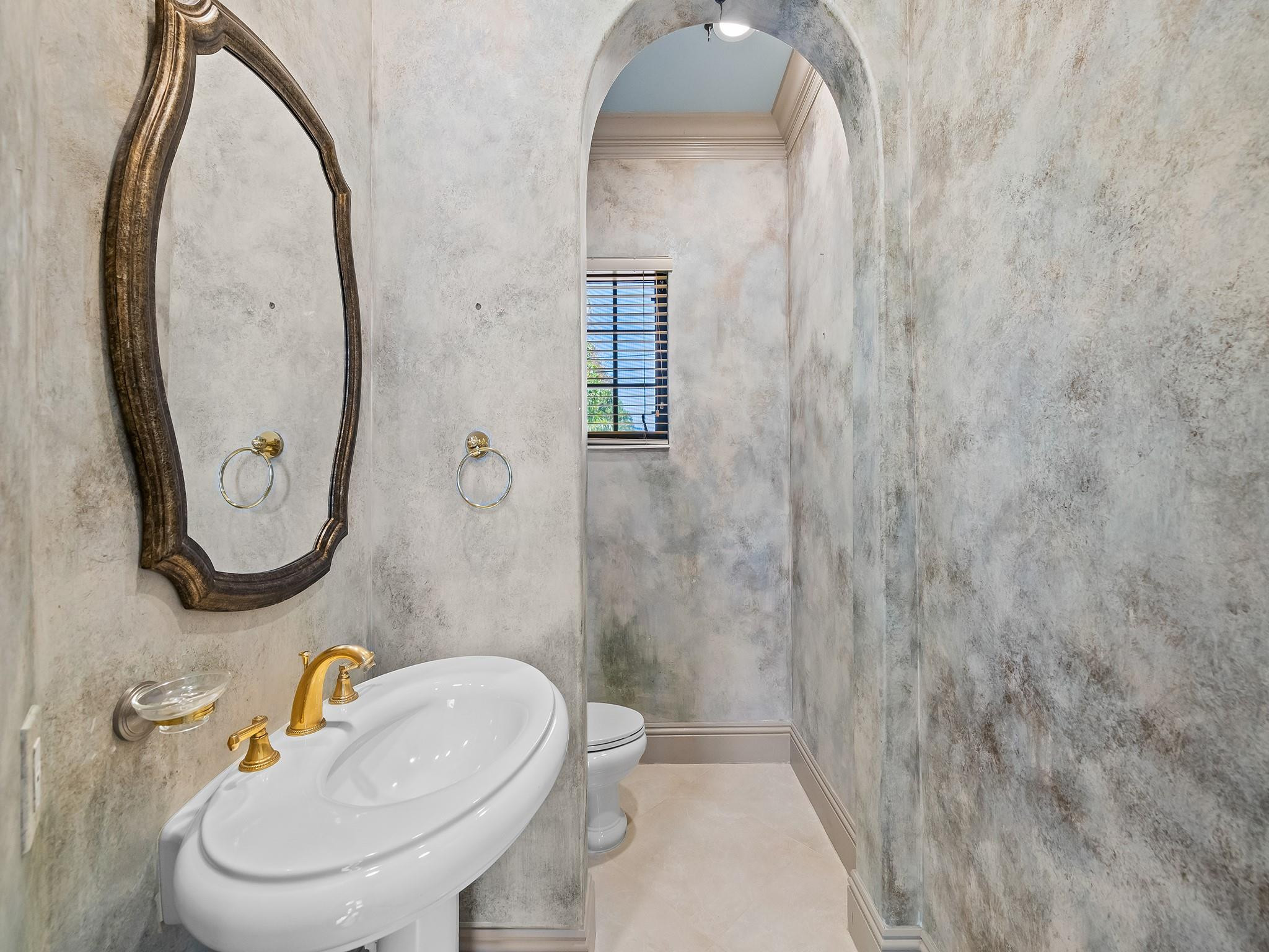 2817 Northeast 26th Avenue Lighthouse Point, FL 33064 - Photo 42 of 51 Photo 42