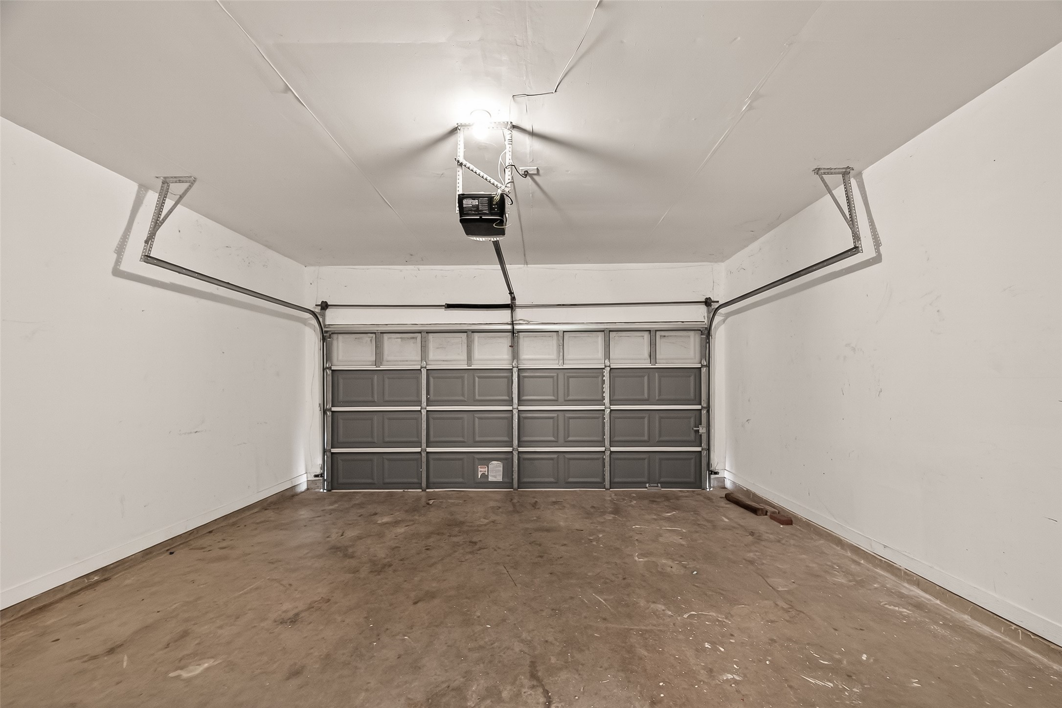 1918 Riane Lane Houston, TX 77049 - Photo 32 of 35 a view of an empty room with a empty space