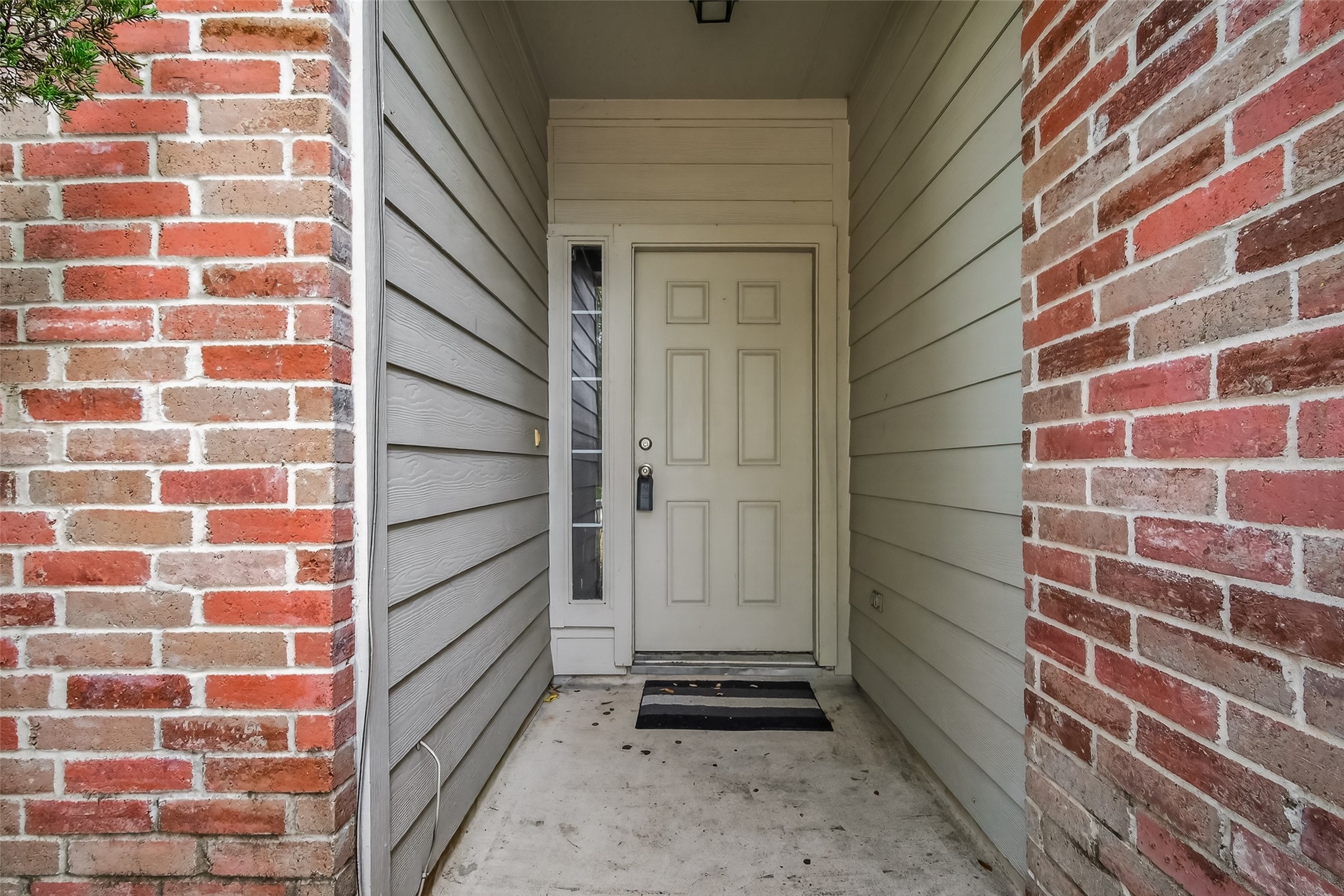 1918 Riane Lane Houston, TX 77049 - Photo 4 of 35