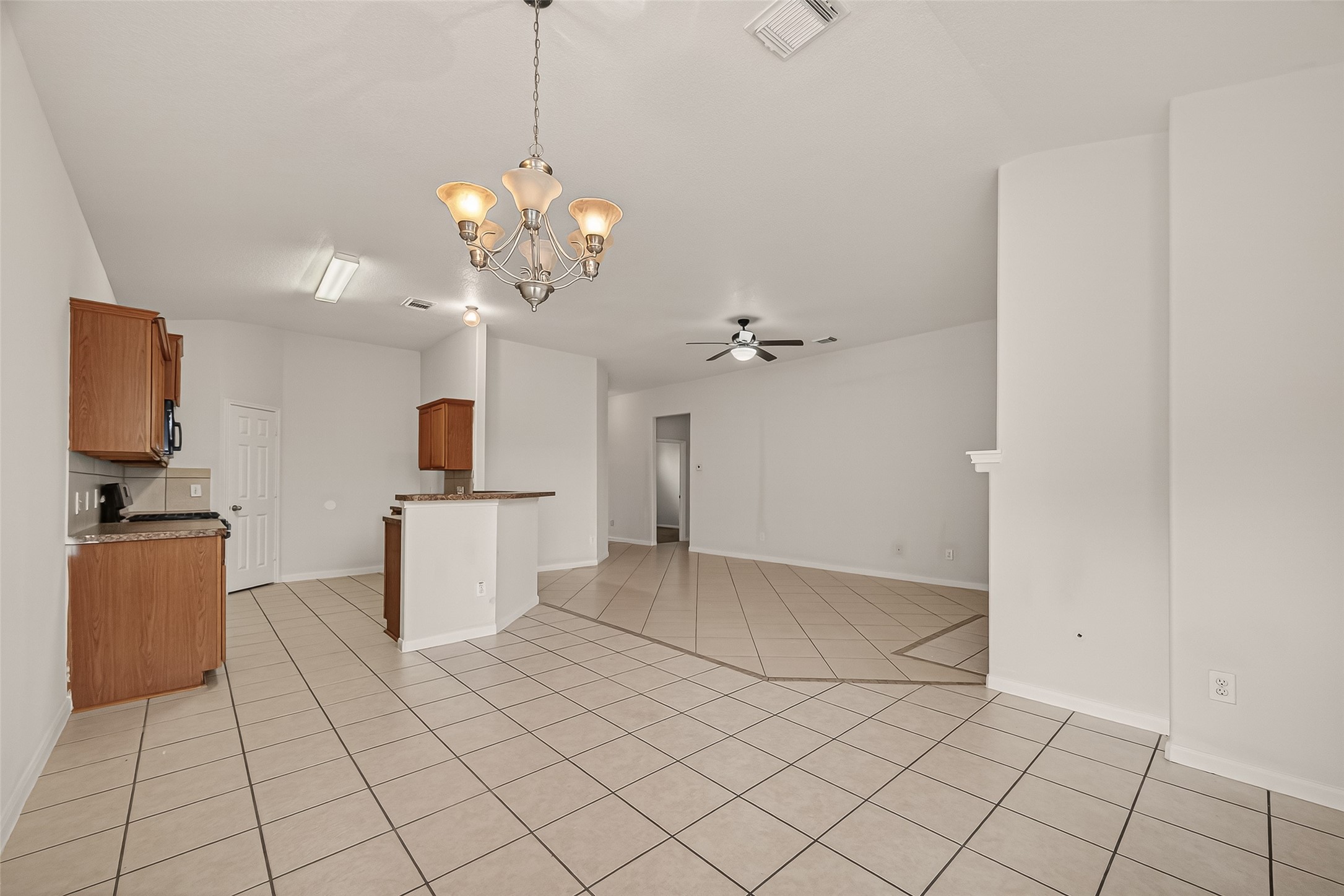 1918 Riane Lane Houston, TX 77049 - Photo 10 of 35