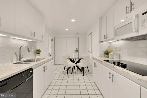 $1,549,000 | 5600 Wisconsin Avenue, Unit 1502, Chevy Chase, MD 20815