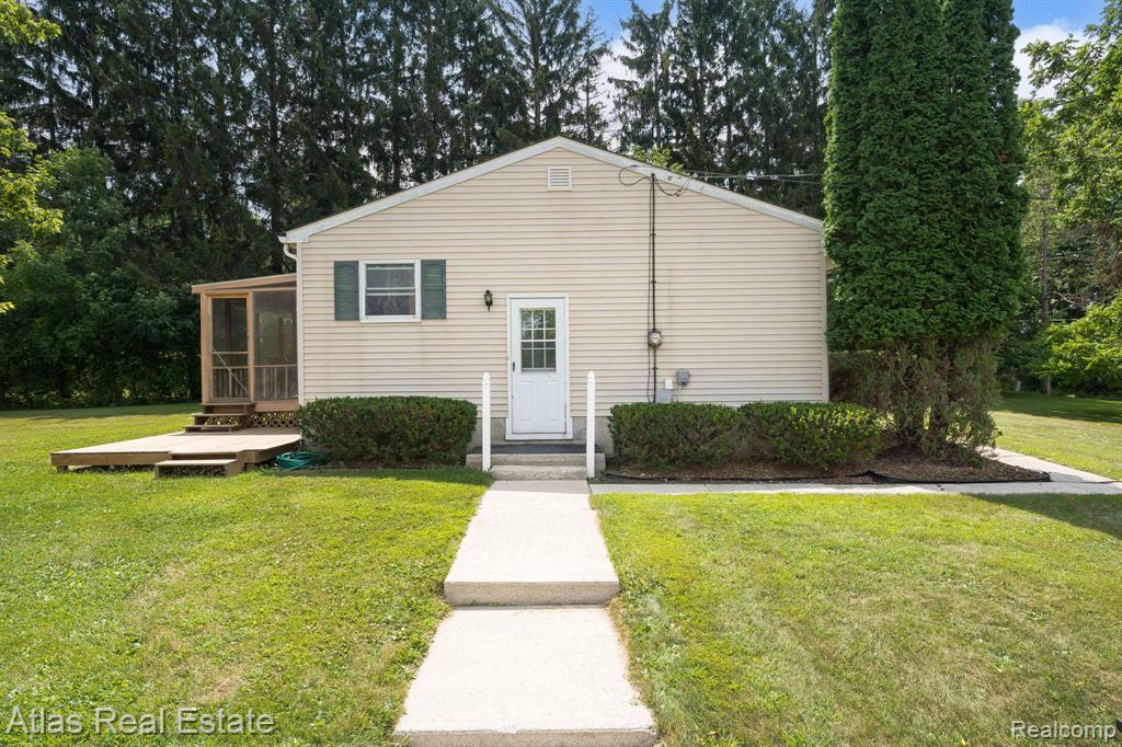5067 Walker Road Davison, MI 48423 - Photo 8 of 44