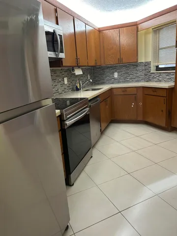 $2,350 | 5701 Camino Del Sol, Unit 204, Boca Raton, FL 33433