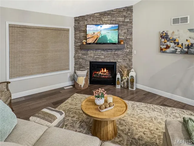 $750,000 | 336 Falcon View Drive, Washington, MO 63090