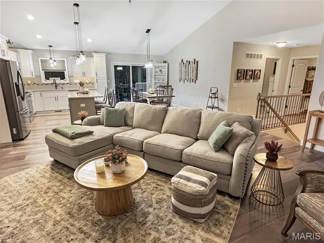 $750,000 | 336 Falcon View Drive, Washington, MO 63090