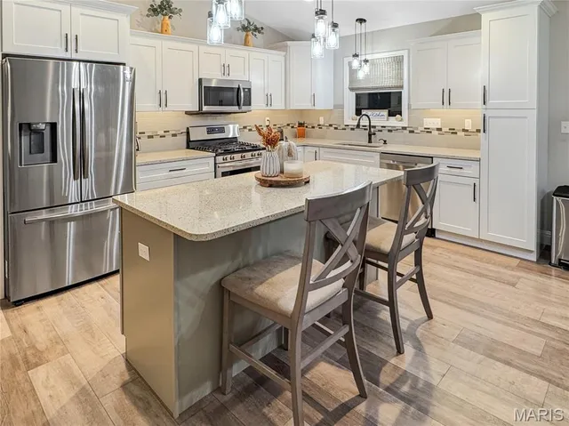 $750,000 | 336 Falcon View Drive, Washington, MO 63090