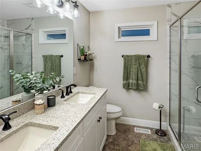 $750,000 | 336 Falcon View Drive, Washington, MO 63090