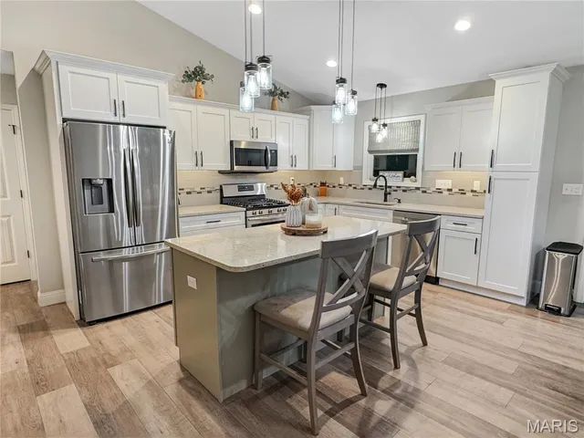 $750,000 | 336 Falcon View Drive, Washington, MO 63090