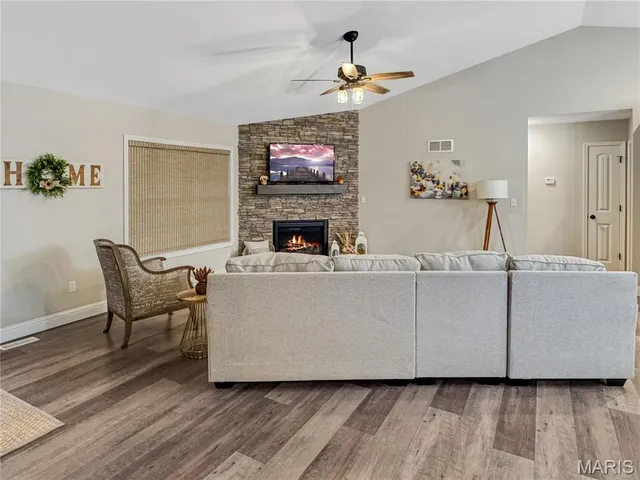 $750,000 | 336 Falcon View Drive, Washington, MO 63090