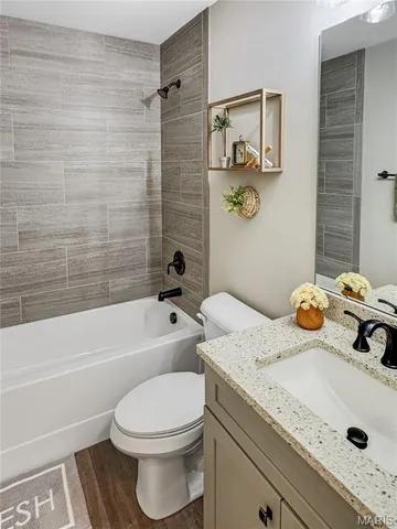 $750,000 | 336 Falcon View Drive, Washington, MO 63090