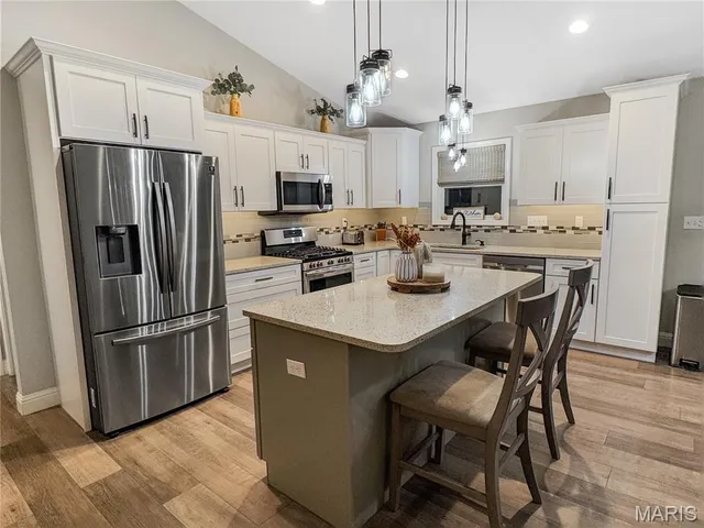 $750,000 | 336 Falcon View Drive, Washington, MO 63090