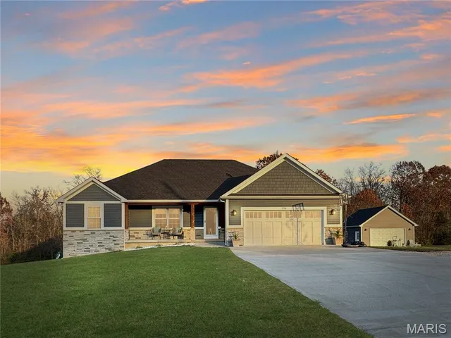 $750,000 | 336 Falcon View Drive, Washington, MO 63090