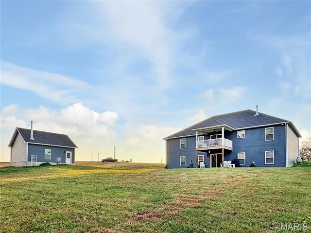 $750,000 | 336 Falcon View Drive, Washington, MO 63090