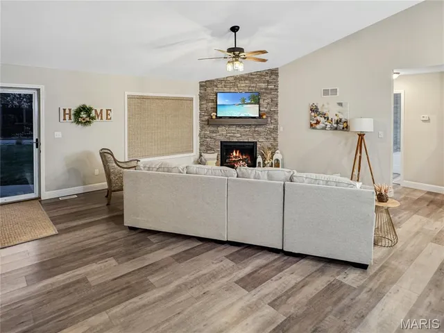 $750,000 | 336 Falcon View Drive, Washington, MO 63090