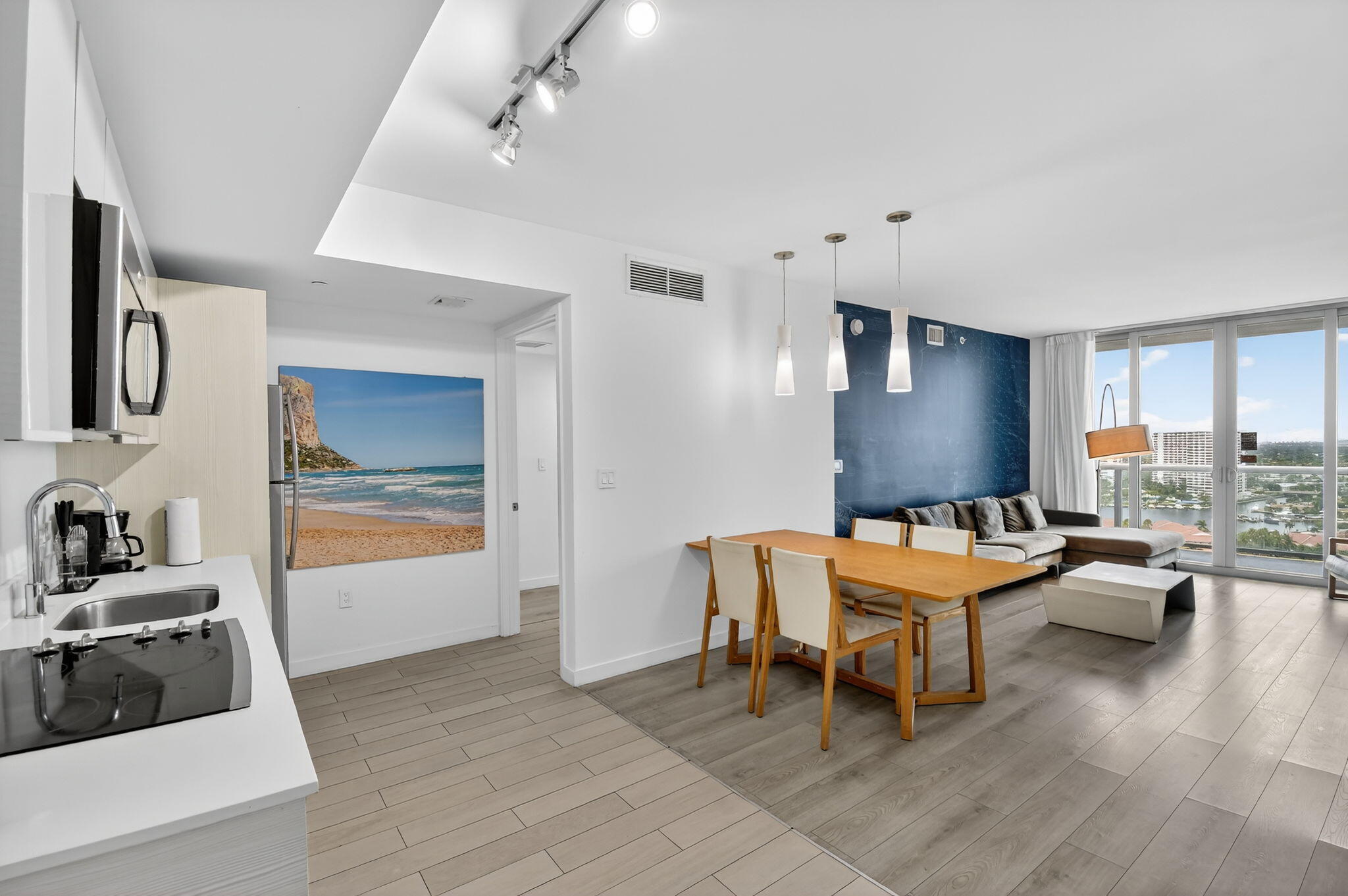 2602 East Hallandale Beach Boulevard, Unit R2210 Hallandale Beach, FL 33009 - Photo 15 of 107 18-web-or-mls-018_DSC_9228