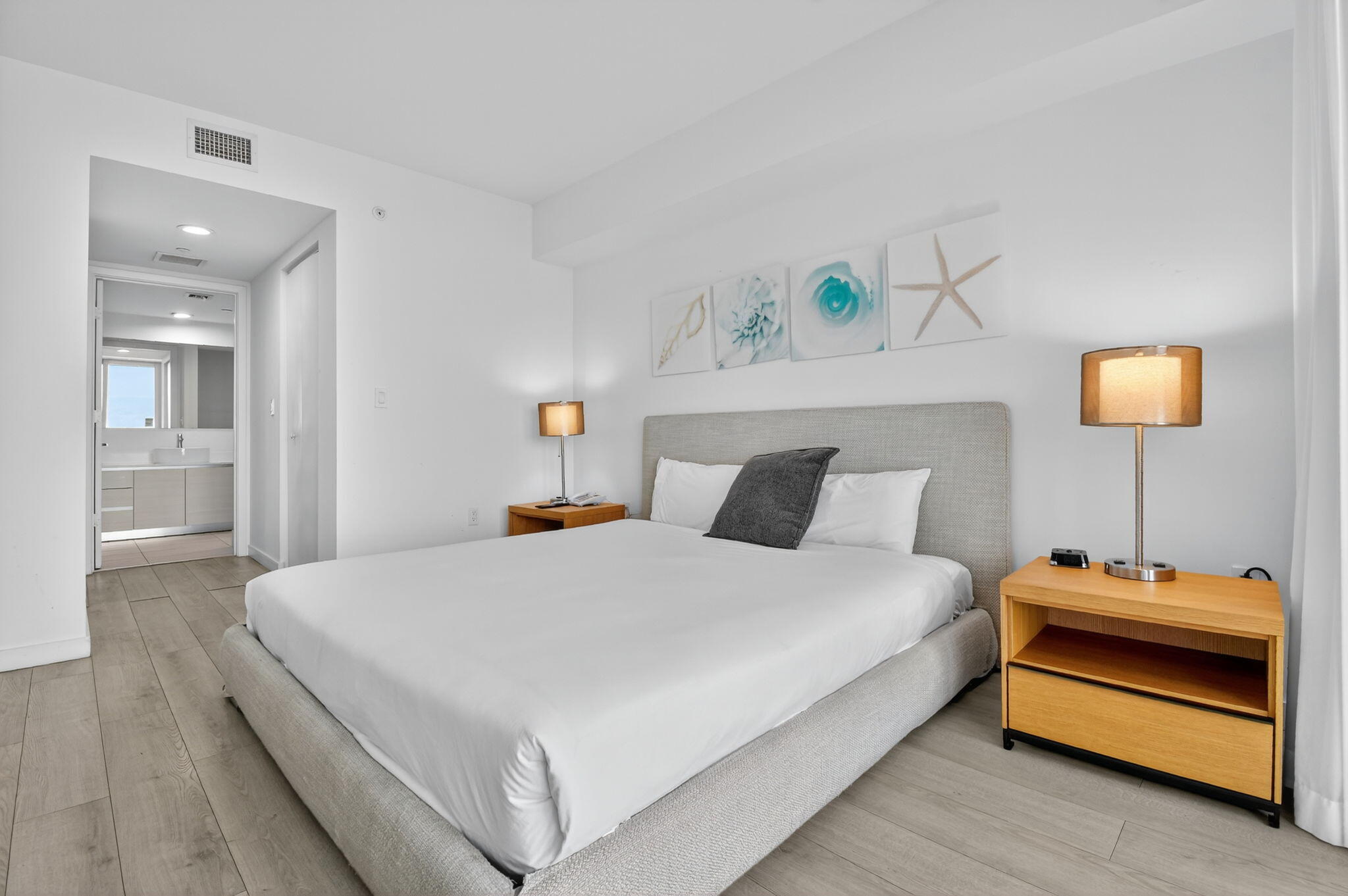 2602 East Hallandale Beach Boulevard, Unit R2210 Hallandale Beach, FL 33009 - Photo 17 of 107 20-web-or-mls-020_DSC_9255